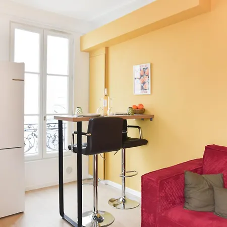 For 4 - Near Square Des Batignolles Apartment Paris